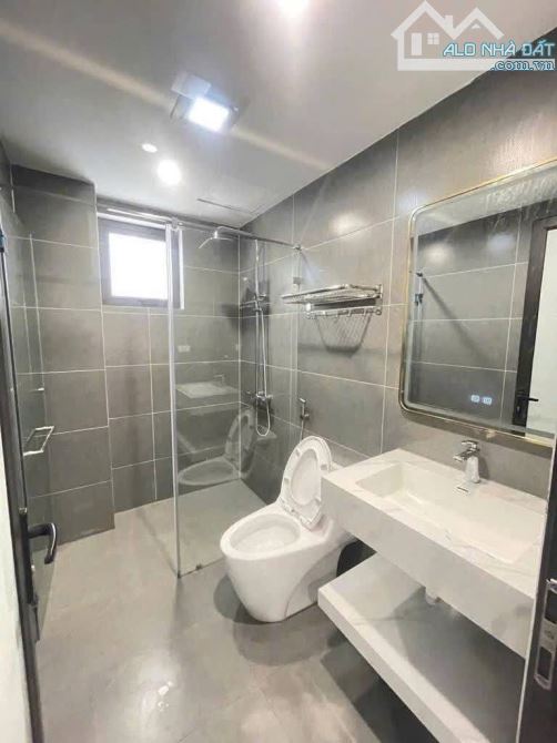 BÁN NHÀ PHÚC ĐỒNG GIÁ 5.X TỶ, DT30M2, MT5M, 5 TẦNG, FULL NỘI THẤT, CHỦ NHIỆT BÁN - 1