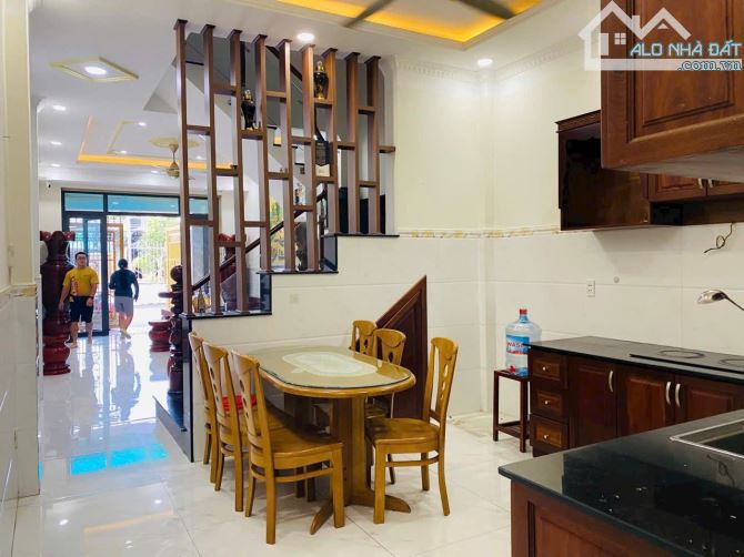 BÁN NHÀ PHỐ HOÀNG HÙNG VÕ THỊ SÁU ĐÔNG HÒA DĨ AN, TRỆT 2 LẦU 4PN - 1