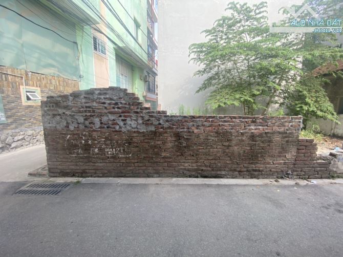 CHỦ CẦN TIỀN BÁN GẤP LÔ GÓC 45M ĐẠI MẠCH GẦN CẦU THĂNG LONG - 1