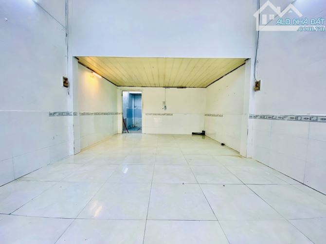 Bán nhà Hoàng Bật Đạt, P.15 Tân Bình, 2 tầng, sổ nở hậu, chỉ hơn 4 tỷ - 1