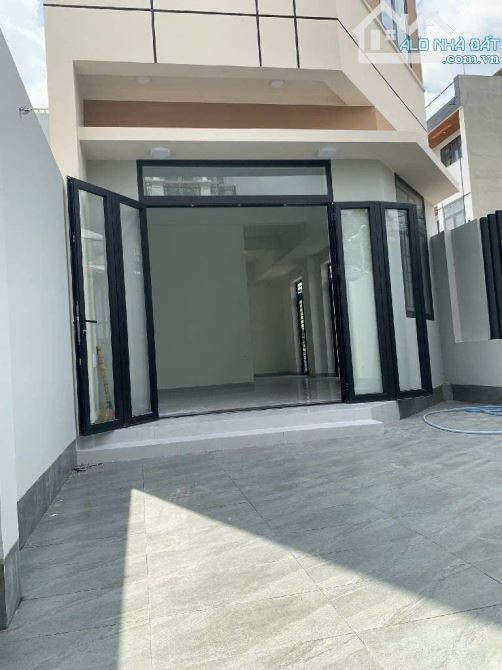 LÔ GÓC 2 MẶT TIỀN – DT 105M² (NGANG 5.5M) - XE HƠI NGỦ TRONG NHÀ - 1