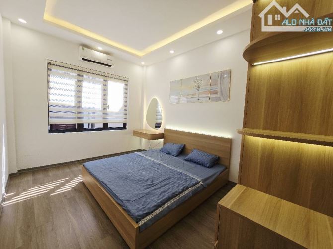 BÁN NHÀ KHÚC THỪA DỤ, DÂN XÂY 5 TẦNG – FULL ĐỒ – SỔ VUÔNG – GIÁ RẺ BẤT NGỜ - 1