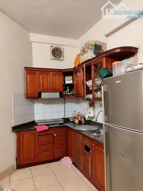 Bán tập thể đường sắt phốLáng Hạ,sổ 72m2(sổ rất to),gần rạp chiếu phim QG giá 5,35ty(có TL - 1