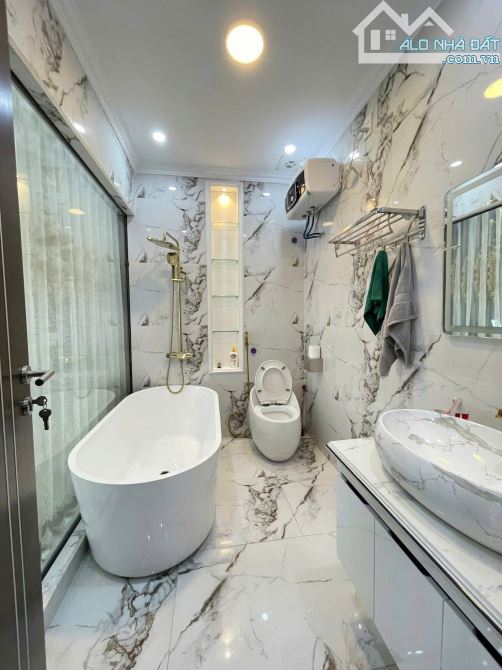 Nhà đẹp đẳng cấp thượng lưu khu phân lô Tô Vũ - 193 Văn Cao. DT 92m² x 5T - 13