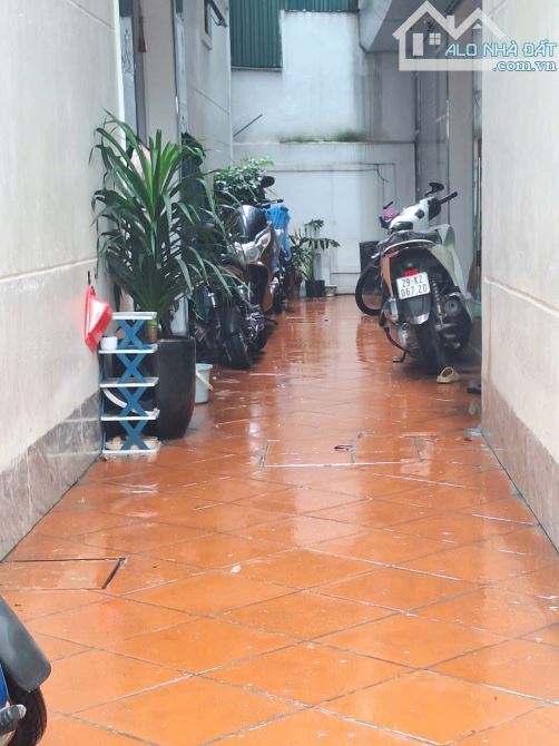 Nhà đẹp nội thất hiện đại giá rẻ nhất ngõ Phố Phúc Lợi DT 30m2 . Giá 5.28 tỷ - 13