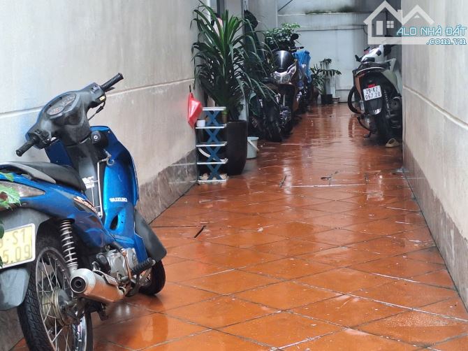 Nhà đẹp nội thất hiện đại giá rẻ nhất ngõ Phố Phúc Lợi DT 30m2 . Giá 5.28 tỷ - 14