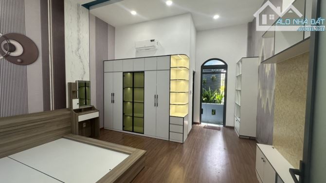BÁN NHÀ GẦN MẶT TIỀN NGUYỄN THỊ KIỂU,TÂN THỚI HIỆP, Q12, HẺM OTO,  FULL NỘI THẤT, DT93M2 ( - 14