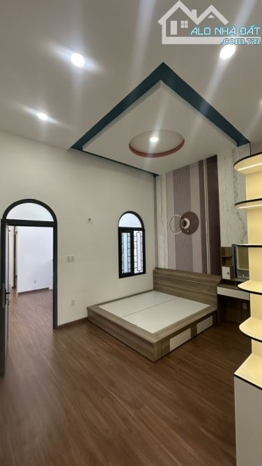 BÁN NHÀ GẦN MẶT TIỀN NGUYỄN THỊ KIỂU,TÂN THỚI HIỆP, Q12, HẺM OTO,  FULL NỘI THẤT, DT93M2 ( - 18