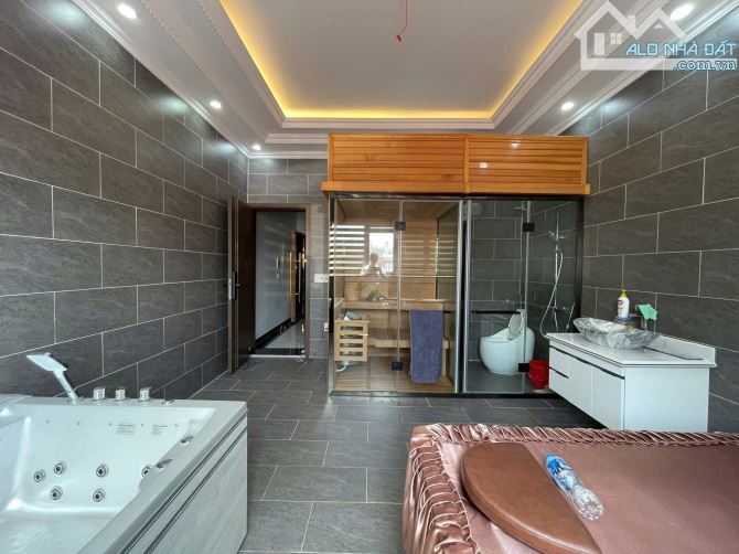 Nhà đẹp đẳng cấp thượng lưu khu phân lô Tô Vũ - 193 Văn Cao. DT 92m² x 5T - 2