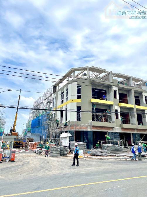 Nhà phố Bcons ngay cạnh Depot Metro, DT 72m2 - 230m2 - Giá gốc CDT ck 6.7% - 11