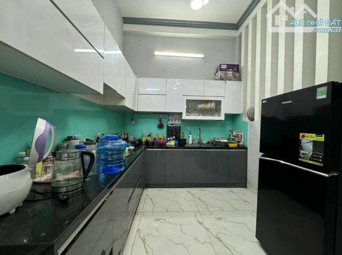 Xe hơi đậu trong nhà 4x12.5 vuông đẹp 4 tầng 5 phòng - 2