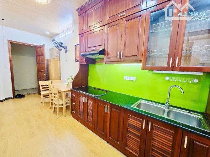 BÁN CĂN HỘ TẬP THỂ PHỐ LẠC TRUNG 80M2- SIÊU HIẾM + VỊ TRÍ ĐẸP + SỔ TO + NHÀ RỘNG 2 THOÁNG - 2