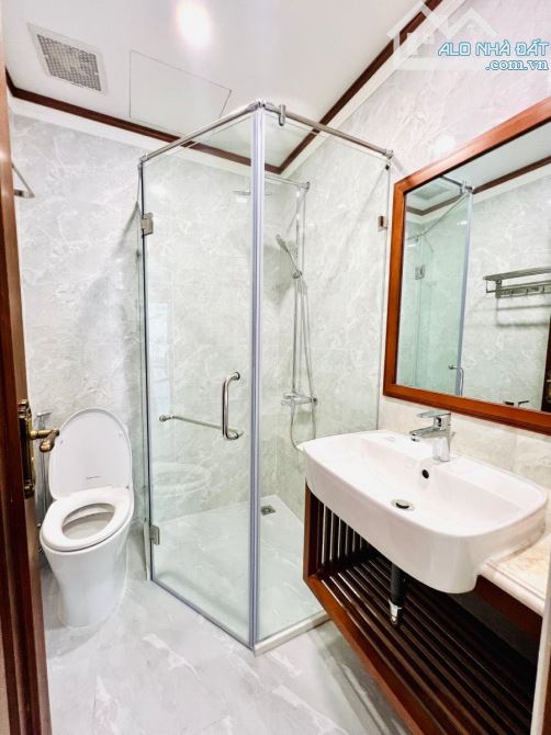 Nhà đẹp dân xây mới 7 tầng, thang máy, 51m, ở sướng, ô tô vào nhà, Khúc Thừa Dụ - 2