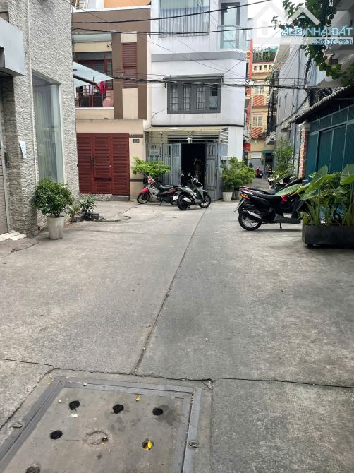 🔥 BÁN NHÀ 6 TẦNG – 26 PHÒNG – DÒNG TIỀN ỔN ĐỊNH 90TR – HẺM XE HƠI TRỤC 3 THÁNG 2 - 2