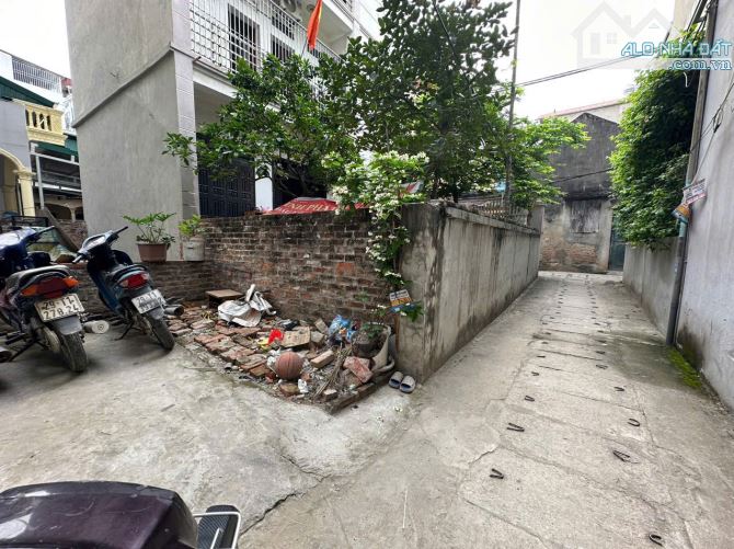 Lô đất 40m mặt tiền 3,65m - Ỷ la - Dương Nội - oto lùi cửa - giá 5ty2 - 2