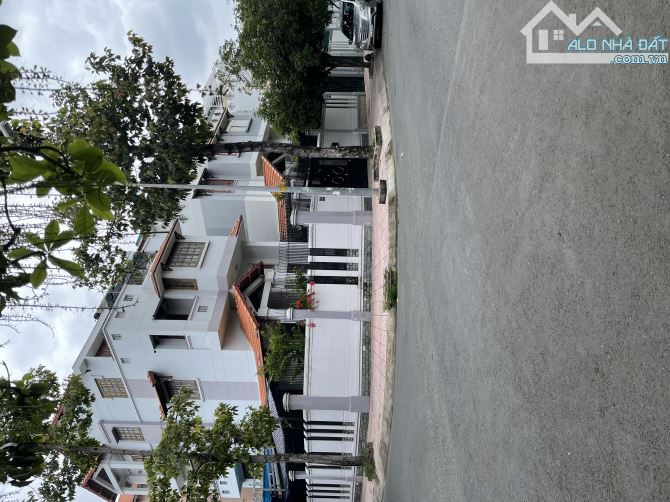 Bán Nhà góc 2 Mặt Tiền đường Tạ Thị Nơi - Tạ Quang Bửu. Quận 8 ( 12x20m) Hầm 4 Lầu đẹp - 2