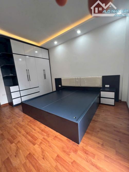 Bán nhà cuối Bà Triệu -Hà trì 42/45m2 5 tầng ,full đồ,giá 7,5 tỷ có thương lượng. - 2