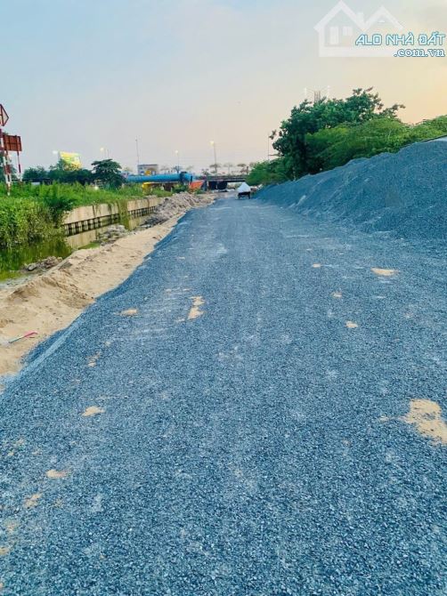 ĐẤT LỚN MẶT TIỀN KÊNH THAM LƯƠNG DHT QUẬN 12 GIÁ RẺ 21 tỷ - 2