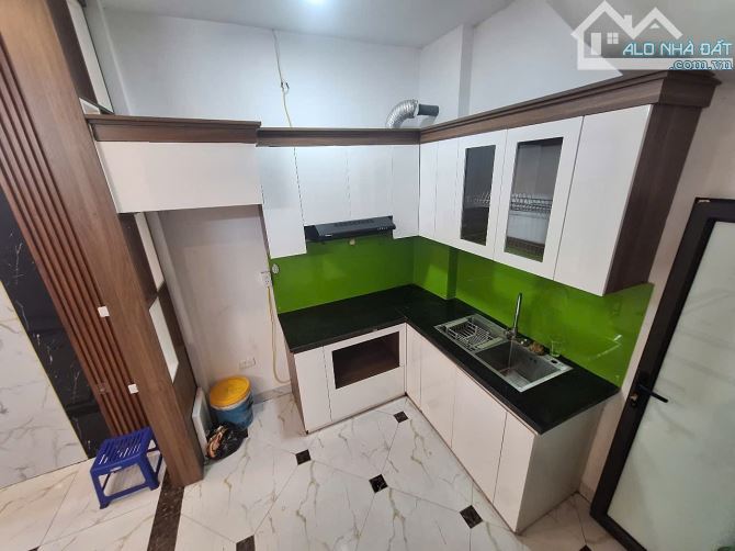 Nhà đẹp nội thất hiện đại giá rẻ nhất ngõ Phố Phúc Lợi DT 30m2 . Giá 5.28 tỷ - 2