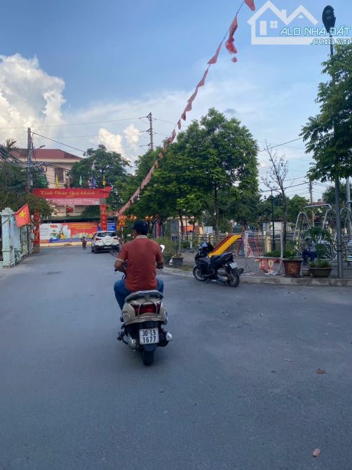 👉👉Chính chủ cần bán gấp: ♦️Lô đất thổ cư đẹp nhất Vân Canh , đường ô tô thông ♦️Diện tíc - 2