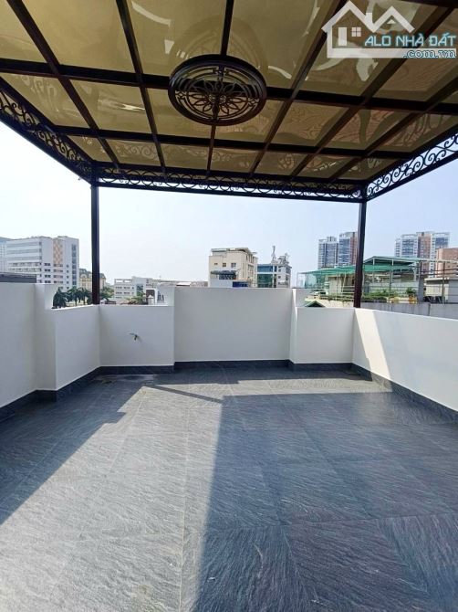 HƠN 9 TỶ ĐẬP HỘP LÔ GÓC 38M & Ô TÔ KHƯƠNG TRUNG - THANG MÁY - BA BƯỚC RA HỒ - TIỆN ÍCH XỊN - 2