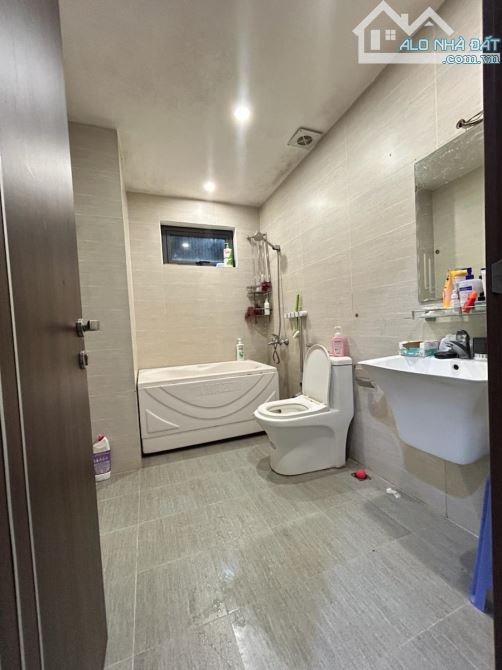 MẶT PHỐ NGUYỄN KHUYẾN GIÁ RẺ NHƯ NGÕ_Lô Góc, Ngõ Thông_KINH DOANH VÔ ĐỐI. - 2