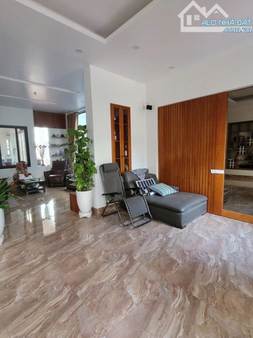 Cho thuê biệt thự mới sang trọng có hầm, thang máy KĐT Nam Cường, Cổ Nhuế. 200m x 4 nổi 1h - 2