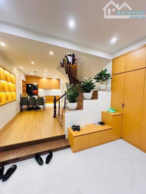 Tôi bán nhà riêng Kim Mã - 43m2 - 5 tầng - Giá 8.6 tỷ - 2