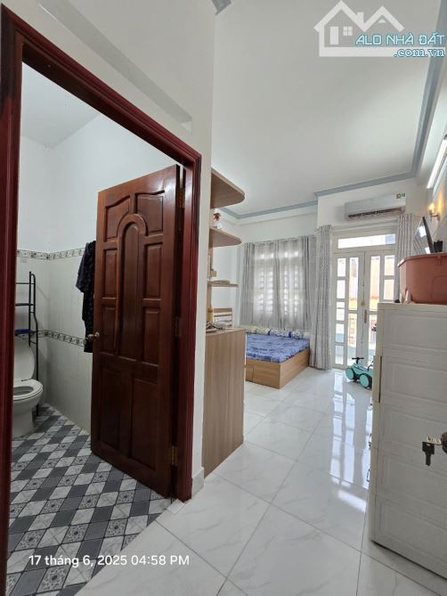 SIÊU PHẨM NHÀ MỚI - 4 TẦNG ĐẸP Ở NGAY - 4x16m- KINH DOANH, VỈA HÈ - GIÁ CỰC TỐT - 2