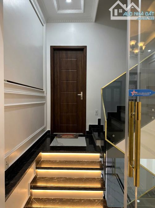 Nhà độc lập 4 tầng full nội thất giữa trung tâm thành phố - 6,6 tỷ - 2