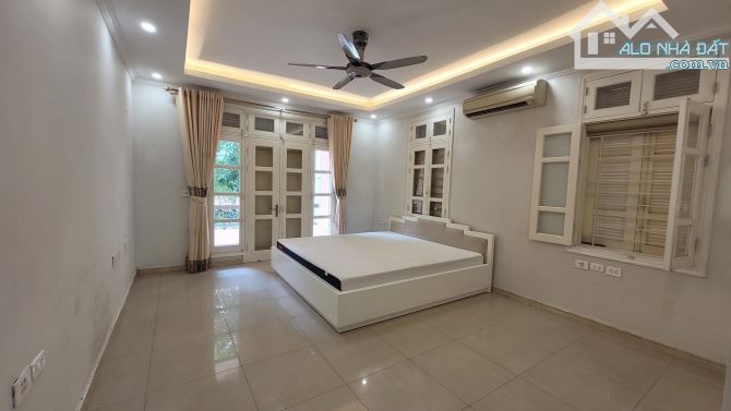 49.6 tỷ - Biệt thự Võ Thị Sáu, View Hồ - DT150m x 4 tầng x 9m mặt tiền. - 2