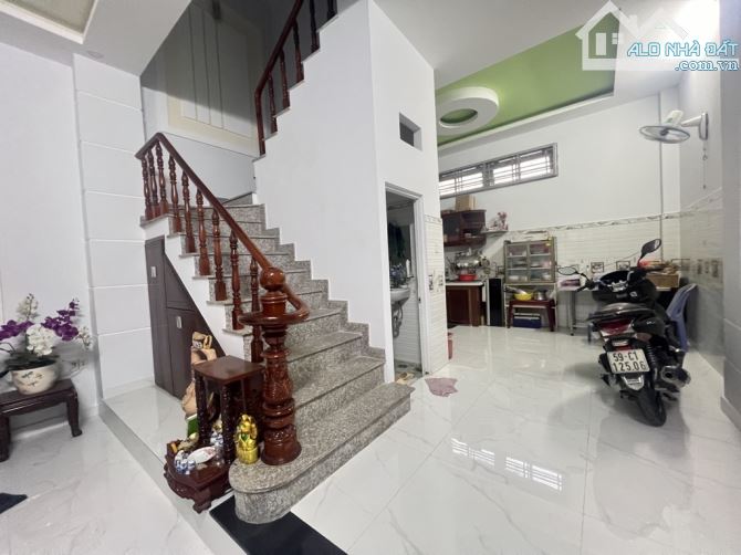 📣CHỈ HƠN 6 TỶ, 172 M2 SÀN - NGANG 5.5M -NHÀ MỚI ĐẸP BỐN TẦNG HBP-4PN-4WC-KHU PHÂN - 2