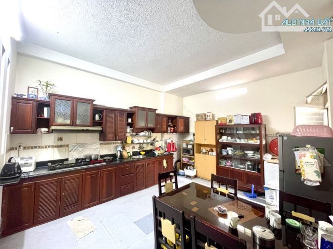 NHÀ 2 MẶT TIỀN HẺM RỘNG RÃI, QUẬN 3 - NGANG HƠN 4M - 4 TẦNG BTCT - 70M2 - NHỈN 11 TỶ - 2