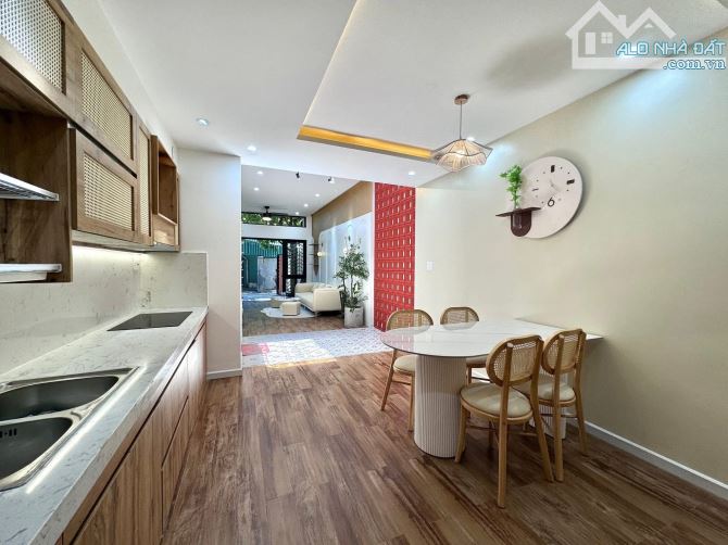 BÁN NHÀ THẠCH BÀN GIÁ 9.X TỶ, DT60M2, MT4M, Ô TÔ, NGÕ THÔNG, FULL NỘI THẤT, CHỦ MÓT BÁN - 2