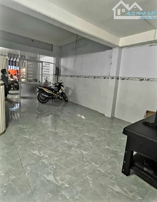 Cư Xá Phú Thọ Hòa Lạc Long Quân ( 4 x 17 ) khu đồng bộ 3 tầng 8pn thích hợp CHVD giá 7,5 - 2