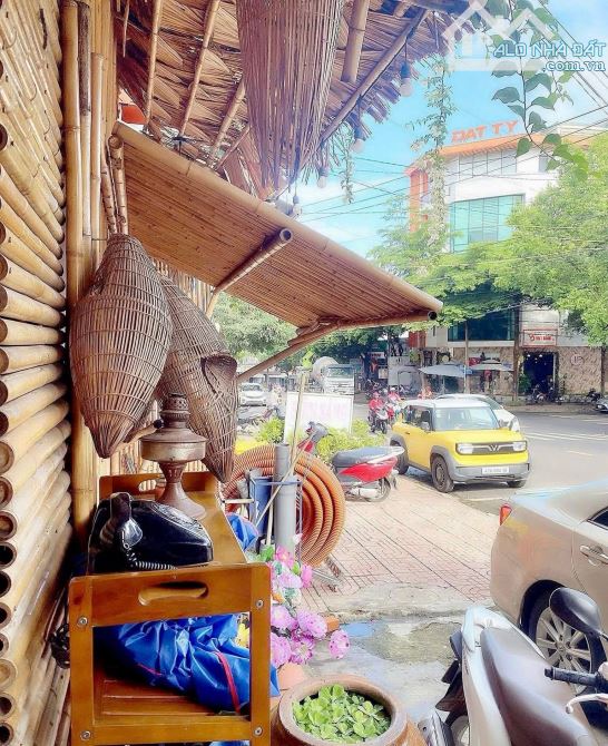 RẺ💥BÁN NHÀ MẶT TIỀN NGUYỄN THỊ MINH KHAI. DT: 5,68 x 22,6M. GIÁ: 7,5 TỶ - 2