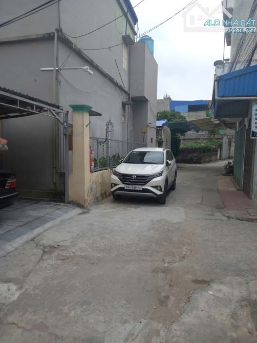Nhà đẹp 3 tầng xây mới  ngõ nông đường Liên Hà 1 - 8
