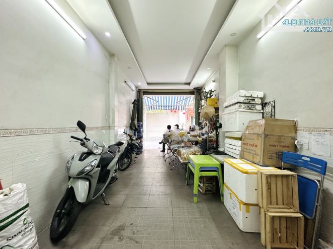 GIẢM 1.7 TỶ, Bán Nhà Nguyễn Thái Bình P12 Tân Bình 70m2 4 Tầng giá còn 10.99 Tỷ - 3