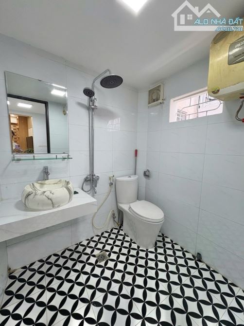 Bán tập thể phố Trần Xuân Soạn,trung tâm phố cổ Hà Nội sử dụng 70m,3 ngủ 2vs,giá 3,3ty(TL) - 3