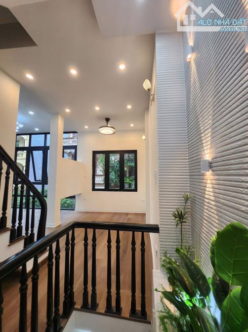 BÁN NHÀ PHỐ YÊN LẠC - PHÂN LÔ Ô TÔ VÀO NHÀ - GẦN ĐƯỜNG - KHU DÂN TRÍ CAO GIAO THÔNG THUẬN - 3
