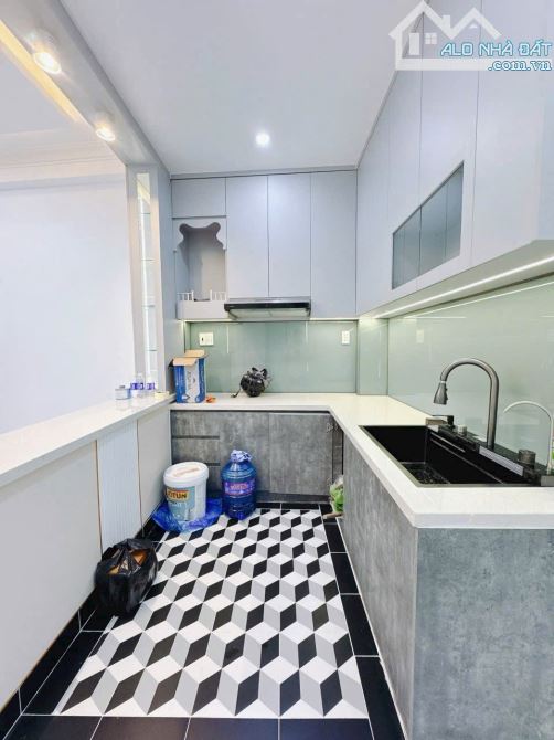 BÁN NHÀ ĐẸP 3 TẤM CÁCH MẶT TIỀN HOÀNG DIỆU 3 CĂN Ngang 4 Dài 9,5 Giá 5Tỉ Nhĩnh Sổ Riêng - 3