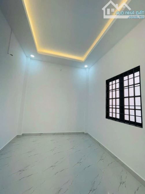 Chỉ 5.5 tỷ nhà 3 tầng giáp Q6 khu Bình Phú hẻm 8m 50 nguyễn quý yêm - 3
