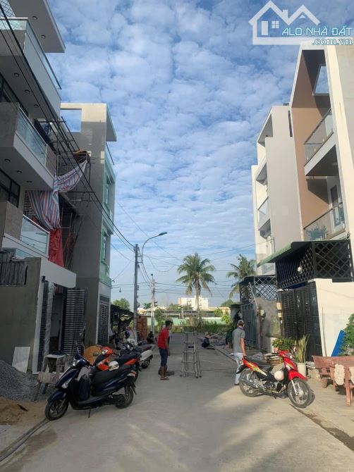 Bán đất 1 sẹc đường Lã Xuân Oai vào 20m .DT:80m2(4,3x18) - 3