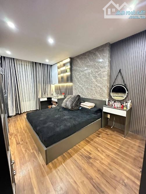 QUAN NHÂN THANH XUÂN - LÔ GÓC 2 THOÁNG - 45m 6 TẦNG - Ô TÔ GẦN - FULL NỘI THẤT - 3