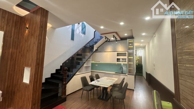 BÁN NHÀ GẦN MẶT TIỀN NGUYỄN THỊ KIỂU,TÂN THỚI HIỆP, Q12, HẺM OTO,  FULL NỘI THẤT, DT93M2 ( - 3