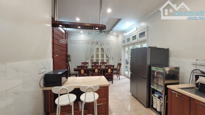 49.6 tỷ - Biệt thự Võ Thị Sáu, View Hồ - DT150m x 4 tầng x 9m mặt tiền. - 3