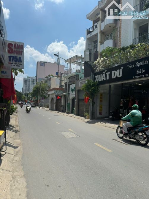 BÁN GẤP NHÀ MẶT TIỀN NGUYỄN TRỌNG TUYỂN - PHÚ NHUẬN | HẦM + 4 LẦU | HỢP ĐỒNG THUÊ 50TR/TH - 3