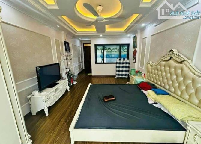 BÁN NHÀ THẠCH BÀN 70M2, MT4M, Ô TÔ, 4 TẦNG, FULL ĐỒ, SÂN VƯỜN, CHỦ HẠ GIÁ - 3