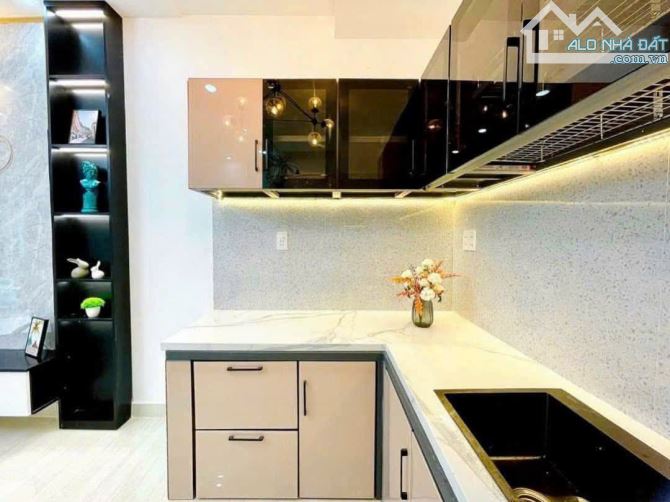 Cần bán nhà Gò Vấp, 4 tầng, hẻm 1 sẹc sát Quang Trung, ngang 4,5m, chỉ 3 tỷ 9 xíu - 3