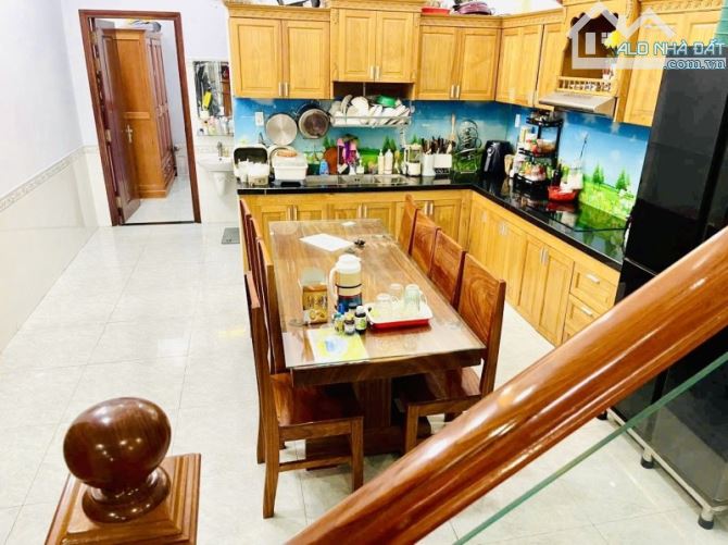 Bán nhà Đông Hòa, 1 Trệt 1 Lầu+ sân thượng, SHR đường xe hơi thông tứ tung - 3